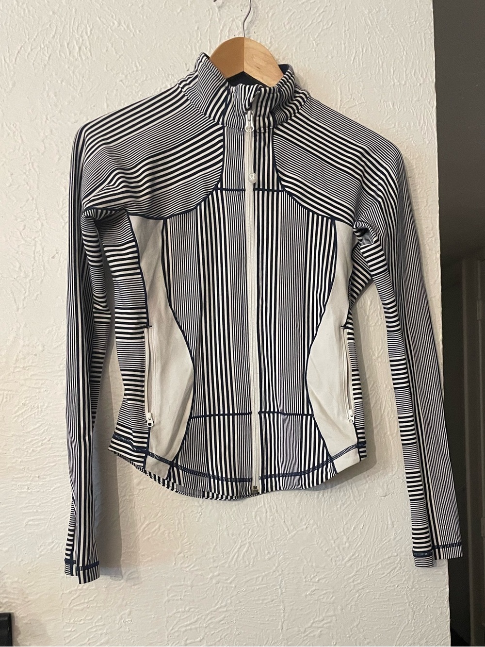 Lululemon Forme Jacket II Striped Zip-Up Athletic Jacket Size 4